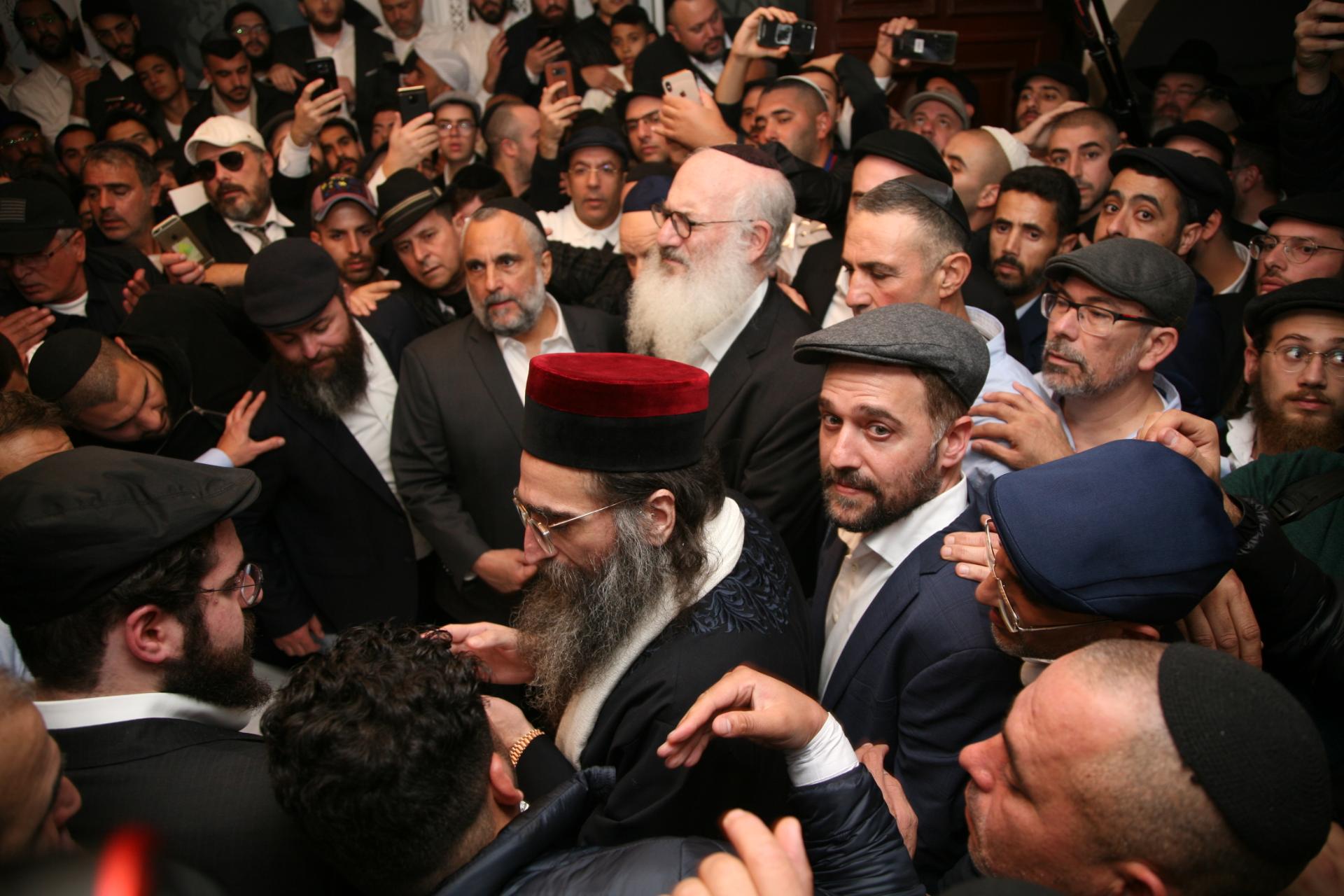 Thousands of Moroccan Jews from all over the World Welcome Rabbi ...